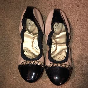 Women flats
